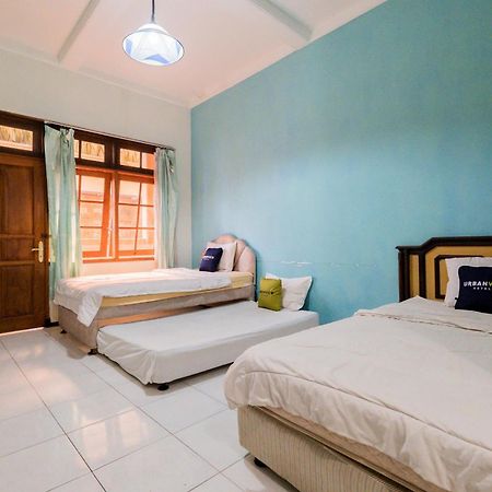 Urbanview Hotel Near Jatim Park 1 By Reddoorz Batu (East Java) Exterior foto